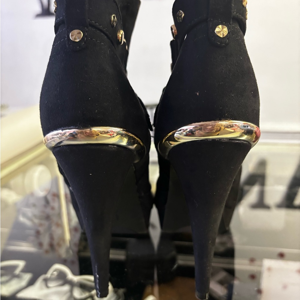 New Guess Booties